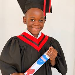 Avant - Portrait de Remise des Diplômes Scolaire