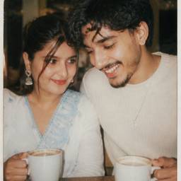 Después - Foto de Pareja en Café Estilo Polaroid