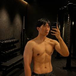 Gym Mirror Selfie Edit