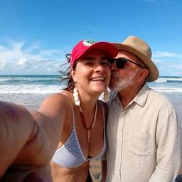 Nachher - Selfie-Pose am Strand korrigieren