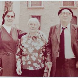 Vintage Family Photo Crop