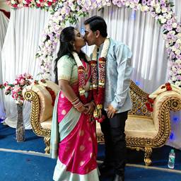 Couple Kissing Photo Edit