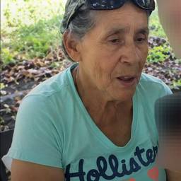 Antes - Vovó com roseira