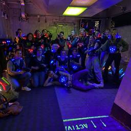 Después - Fusión de foto grupal de laser tag