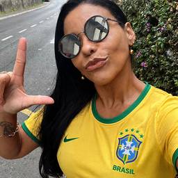 Depois - Troca de Look com Camisa do Brasil