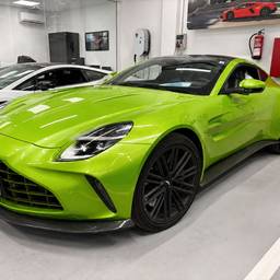 Después - Recoloración de Auto Verde Lima