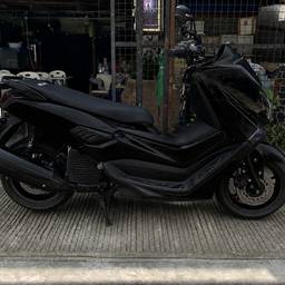 Depois - Recolorização de scooter em preto total